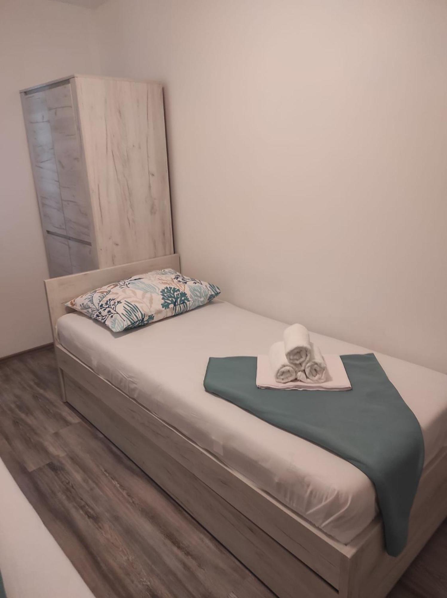 Apartman Koko With Private Jacuzzi Makarska Exterior photo